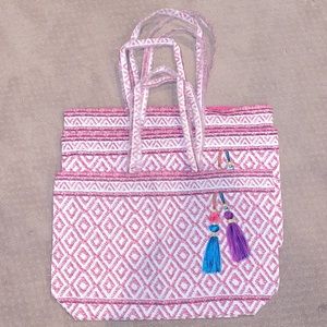 Estée Lauder totes. (3 totes included)